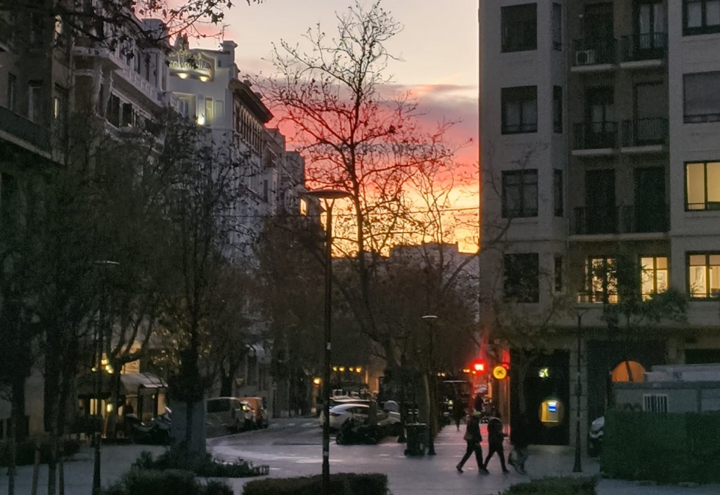 Amanecer desde la Plaza de Santa Engracia y calle Costa en Zaragoza, M Gistaín