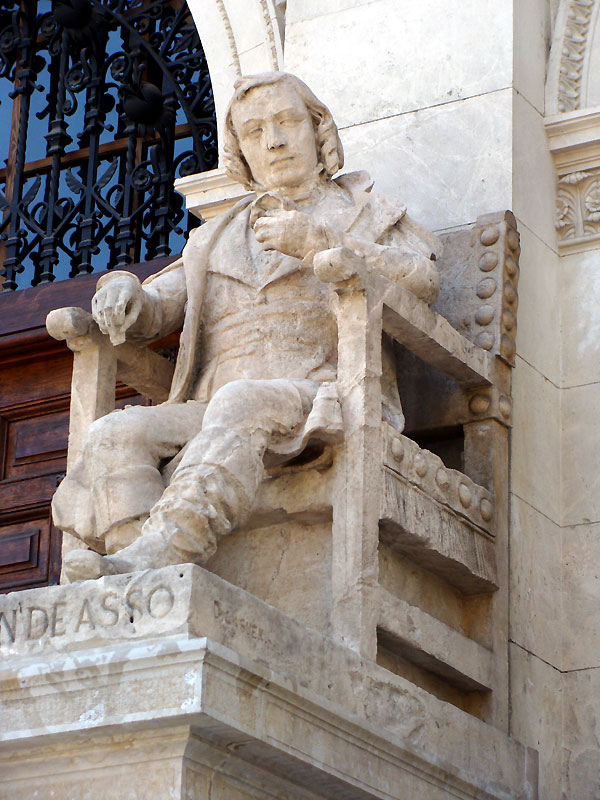 Foto de escultura de Jordán de Asso