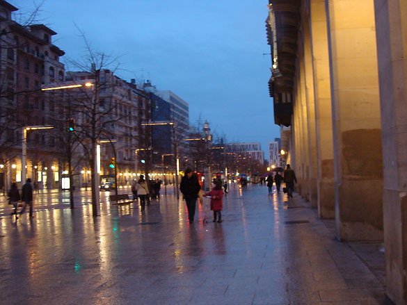 Patinando por el Paseo de la Independencia en Zaragoza