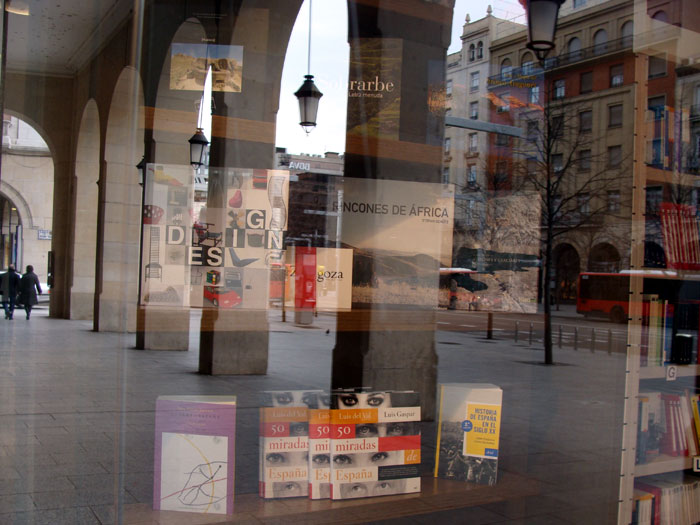 Reflejos de escaparate paseo de la Independencia Zaragoza