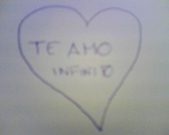 Corazón con el texto: “Te amo infinito”